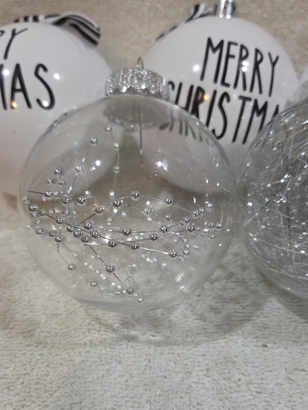 SET OF 7 CHRISTMAS BALLS - Picture 3 of 4